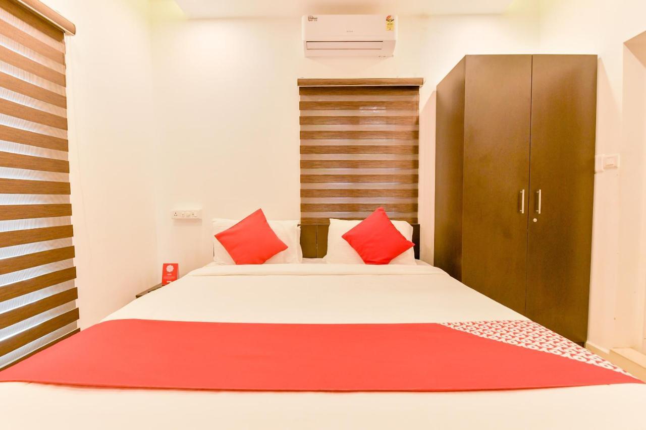 Vaccinated Staff - Oyo 15973 F Square Hotel Kochi Eksteriør billede